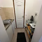 Komáromi *