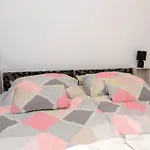 Komáromi *