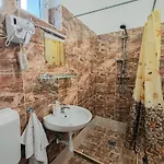 Komáromi Pensión *