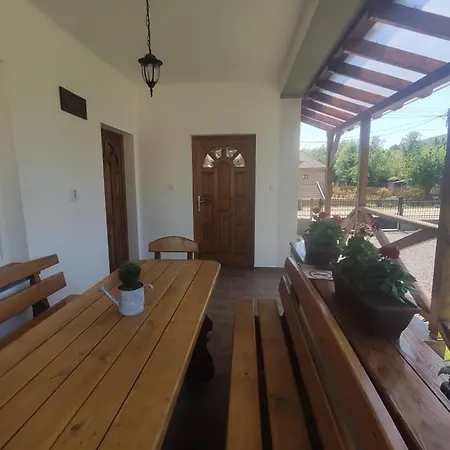 Komaromi Vendeghaz 招待所 Erdohorvati