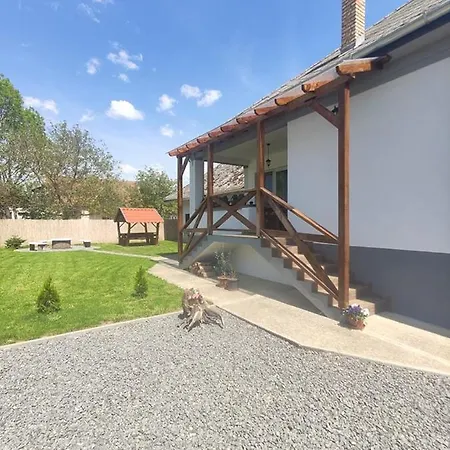 Komaromi Vendeghaz 招待所