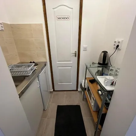 Komaromi Vendeghaz *