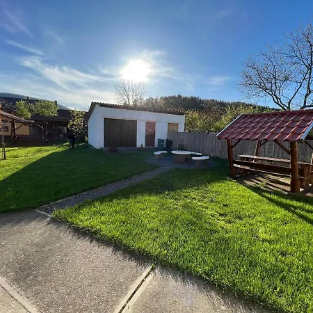 Komaromi Vendeghaz 招待所 Erdohorvati