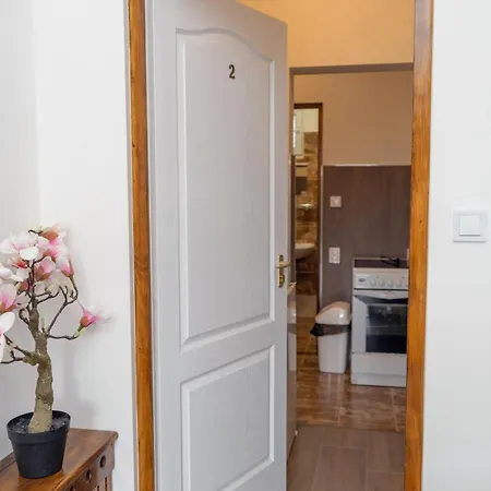 Komaromi Vendeghaz *