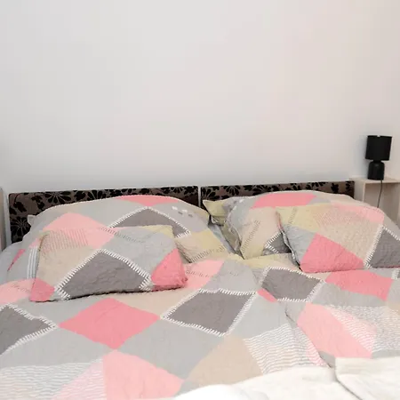 Komaromi Vendeghaz *