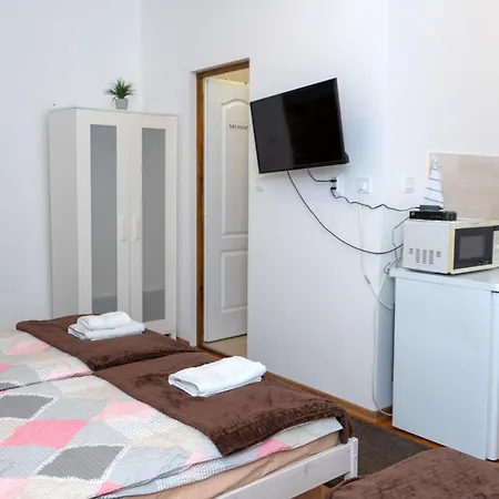 Komaromi Vendeghaz Erdohorvati